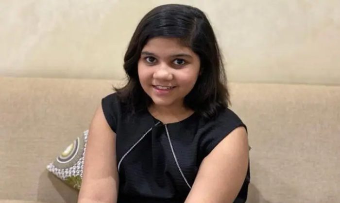 ગૌરી 13 વર્ષની ઉંમરે 1500 વિદ્યાર્થીઓને ભણાવે છેઃ 'રામ' લખીને ભગવાન રામનું ચિત્ર બનાવ્યું હતું. 2 gauri maheswari 27 1 22 1 700x419 1