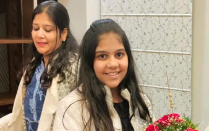 ગૌરી 13 વર્ષની ઉંમરે 1500 વિદ્યાર્થીઓને ભણાવે છેઃ 'રામ' લખીને ભગવાન રામનું ચિત્ર બનાવ્યું હતું. 5 gauri maheswari 27 1 22 6 700x440 1