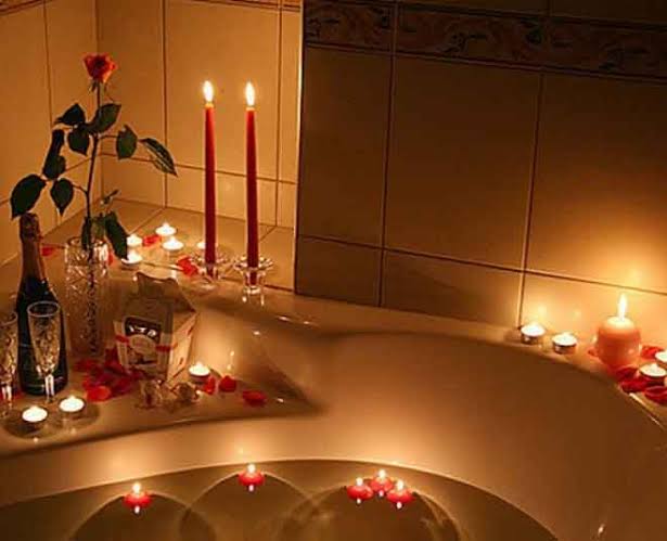 દિવ્યાંકાને બાથરૂમમાં રોમાન્સ કરતી જોઈ પતિ વિવેક શરમથી રડી પડ્યા, ચાહકો બોલ્યા- 'અરે! જો તમે દરવાજો બંધ કર્યો હોત તો...' 4 images 59