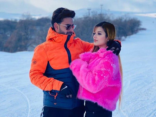 ઋષભ પંતની ગર્લફ્રેન્ડ ઈશા નેગી છે સુંદરતાની પરી, તેણે સુંદરતામાં અનેક અભિનેત્રીઓને પાછળ મૂકી. 5 isha negi 1