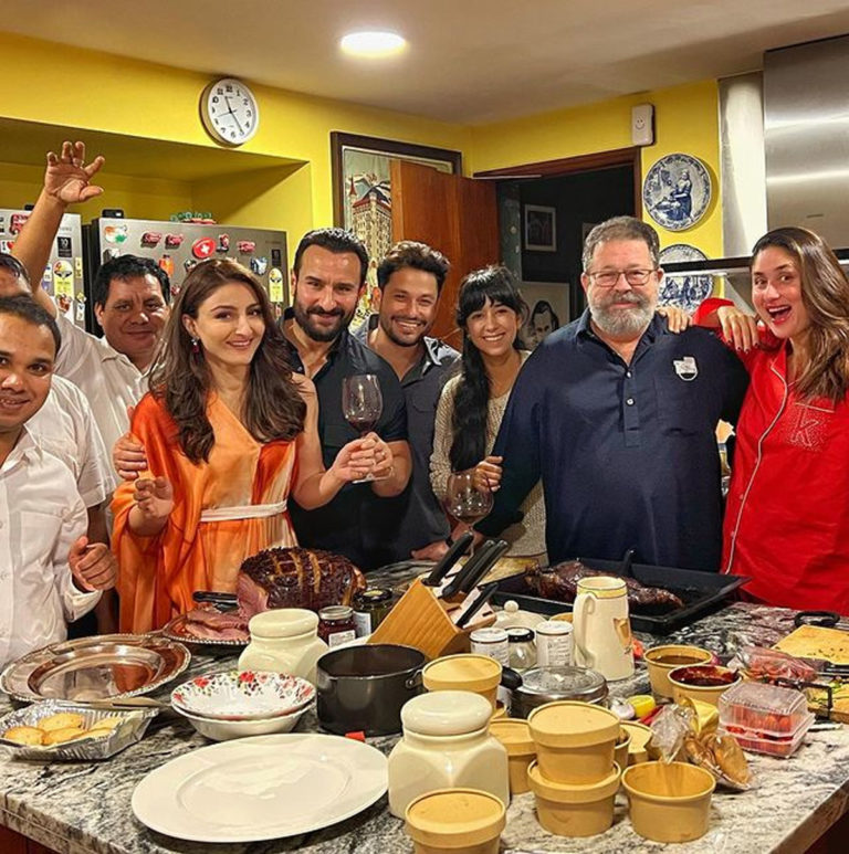 નાના પુત્ર તૈમૂર સાથે પાયજામામાં પાર્ટી કરતી જોવા મળી મમ્મી કરીના, પટૌડી પરિવારે સાથે મળીને ઉજવ્યું નવું વર્ષ. 2 kareena saif new year party 03 01 2022 2 768x773 1