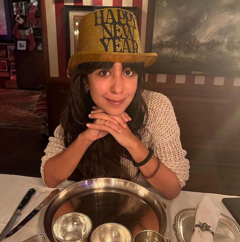 નાના પુત્ર તૈમૂર સાથે પાયજામામાં પાર્ટી કરતી જોવા મળી મમ્મી કરીના, પટૌડી પરિવારે સાથે મળીને ઉજવ્યું નવું વર્ષ. 5 kareena saif new year party 03 01 2022 5 768x773 1