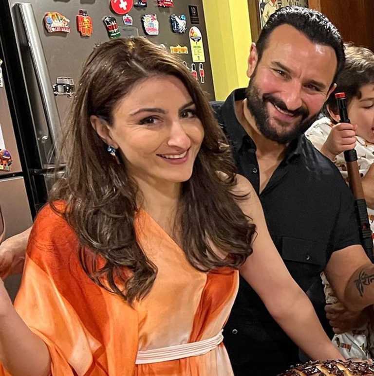 નાના પુત્ર તૈમૂર સાથે પાયજામામાં પાર્ટી કરતી જોવા મળી મમ્મી કરીના, પટૌડી પરિવારે સાથે મળીને ઉજવ્યું નવું વર્ષ. 9 kareena saif new year party 03 01 2022 7 768x773 1