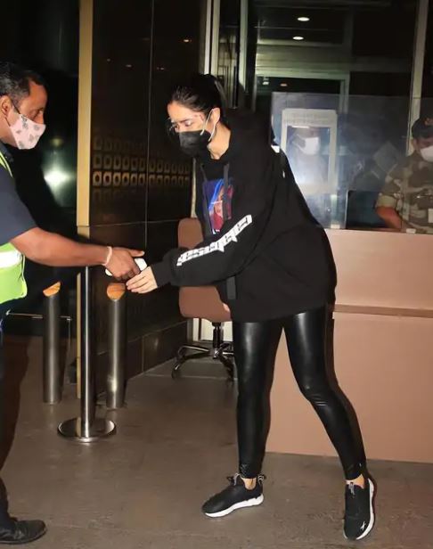 કેટરિનાને તેના પતિથી અલગ ન રવાયું, વિકી માટે રાત્રે જ ઈન્દોર આવી, તેના પતિને રાંધીને ખવડાવ્યું. 4 katrina kaif 3