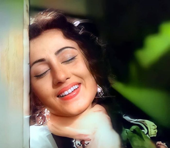 મધુબાલાની સુંદરતા એવી હતી કે તેમની સામે આજની અભિનેત્રીઓ નિષ્ફળ ગઈ, આ ફોટાઓ છે સાબિતી. 7 madhubala 27 1 22 1 700x609 1