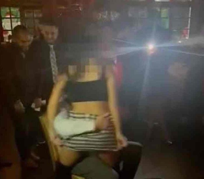 ટૂંકા કપડામાં એક મહિલા જોઈને પોલીસકર્મીને અધિકારી ઉભા થઈ ગયા, ખોળામાં બેસીને લેપ ડાન્સ કર્યો. 5 police officer viral video 3 700x615 1