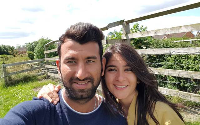 આ ક્રિકેટરોની પત્નીઓ ખૂબ જ અમીર પરિવારની છે, તો જુઓ કોણ કોણ છે. 9 pujara pooja 01 01 2021