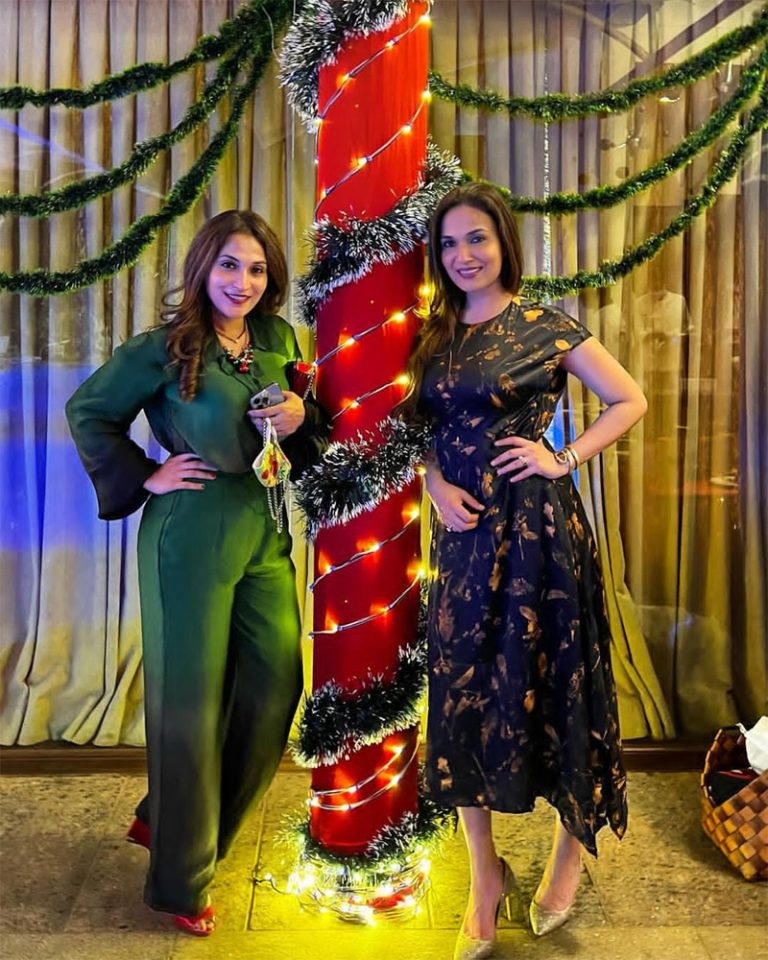 રજનીકાંતની બંને દીકરીઓનું લગ્નજીવન લાંબુ ન ચાલ્યું, મોટી દીકરીના પણ થઈ ગયા છૂટાછેડા. 6 rajnikant daughter 18 1 22 1 768x960 1