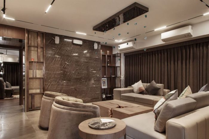 38 કરોડનું ઘર, RRR ફિલ્મ માટે 45 કરોડ, પોતાની એરલાઇન કંપની, રામ ચરણનું જીવન ઘણું જ આરામનું છે. 7 ram charan 6 700x467 1