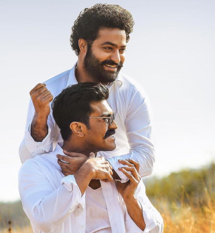 38 કરોડનું ઘર, RRR ફિલ્મ માટે 45 કરોડ, પોતાની એરલાઇન કંપની, રામ ચરણનું જીવન ઘણું જ આરામનું છે. 17 ram charan house 7 1 22 2