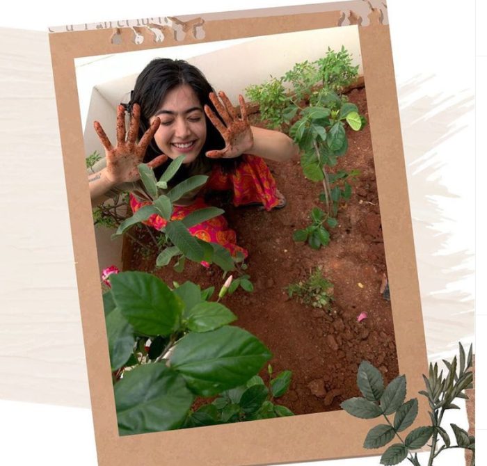 લક્ઝરી કાર, ચાર બંગલા, કરોડોની સંપત્તિ, 'પુષ્પા'ની શ્રીવલ્લી રાણીની જેમ જીવે છે જીવન. 8 rashmika mandanna 14 1 22 2 700x670 1