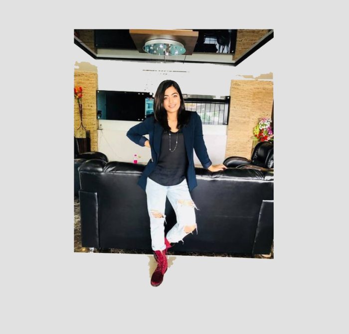 લક્ઝરી કાર, ચાર બંગલા, કરોડોની સંપત્તિ, 'પુષ્પા'ની શ્રીવલ્લી રાણીની જેમ જીવે છે જીવન. 9 rashmika mandanna 14 1 22 5 700x670 1