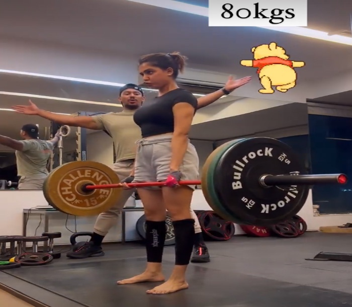 છૂટાછેડા લીધા પછી સામંથાએ ઉઠાવ્યું 80 કિલો વજન, એક્ટ્રેસની બોડી જોઈને લોકો થઈ ગયા આશ્ચર્ય, જુઓ ફોટાઓ. 5 samantha 15 1 22 2