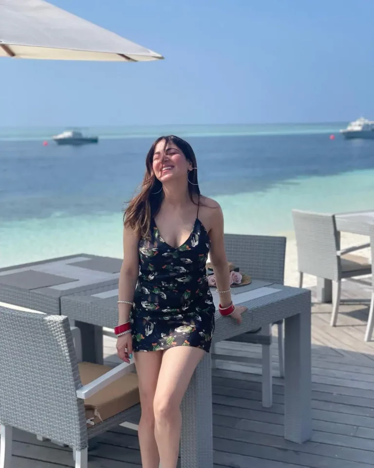 ટીવી સીરિયલ કુંડળી ભાગ્યની પ્રીતા તેના પતિ સાથે હનીમૂન માટે માલદીવ પહોંચી. 7 shardha aarya 01 01 2021 6 768x960 1