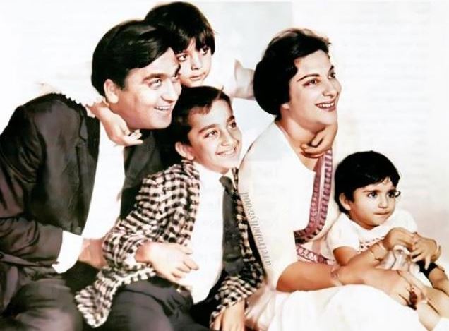 મારી નસોમાં મુસ્લિમનું લોહી છે, જેલમાં રહેલા સંજયે પિતાને કહ્યું આ વાત, સાંભળીને સુનીલ હચમચી ગયા. 9 sunil dutt and nargis 6 1