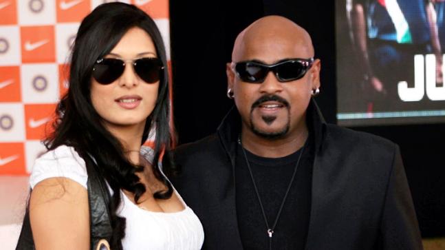 ભારત અને પાકિસ્તાનના આ ક્રિકેટરોએ કર્યા બે વાર લગ્ન, કોઈના છૂટાછેડા થઈ જાય તો મજાક બની જાય છે, તો જુઓ કયા કયા ક્રિકેટરો છે. 2 vinod kambli