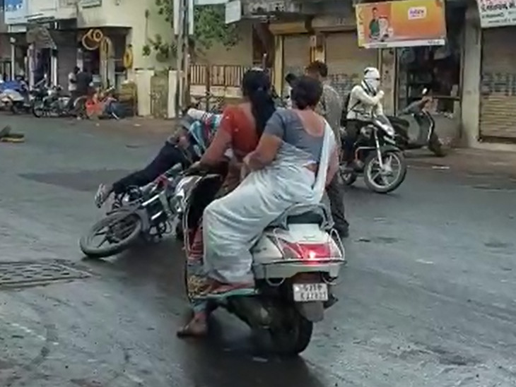 A a a .... gone! In the first rains in Vadodara, people started slipping on the road