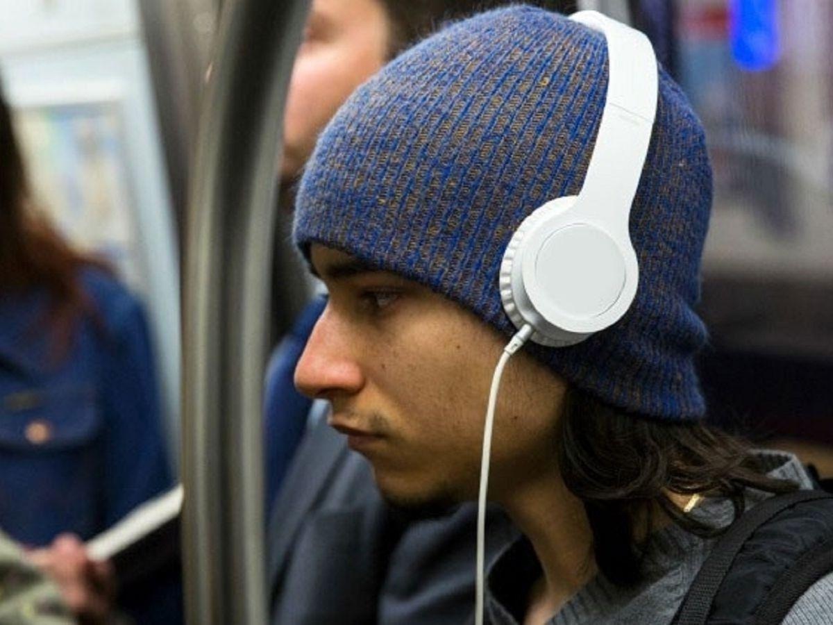 If you are listening to a song in headphones, beware! According to a French survey, 25% of such people became deaf