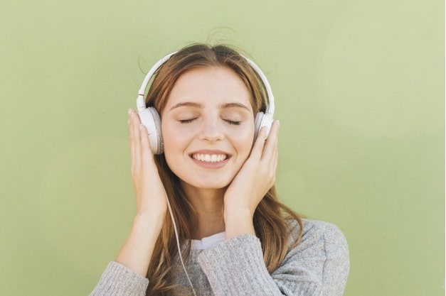 If you are listening to a song in headphones, beware! According to a French survey, 25% of such people became deaf