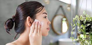Pimples appear on your face because of this small mistake of yours! Learn how to avoid it