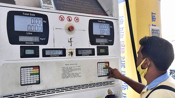 You know that some features are free at the petrol pump! So let us know how many facilities are available for you