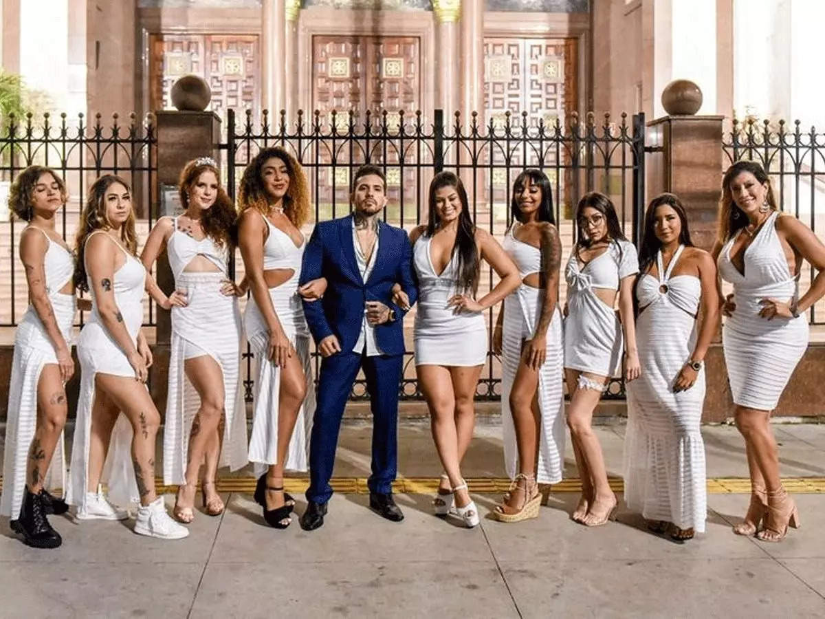 Having married 9 girls! Now the brother is having to save the sweat