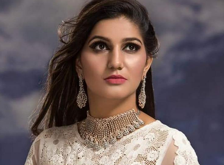 હરયાણવી ડાન્સર સપના ચોધરી એક કાર્યક્ર્મના એટલા પૈસા લે છે કે જાણીને તમને વિશ્વાસ નહીં થાય 2 sapna 1631769424