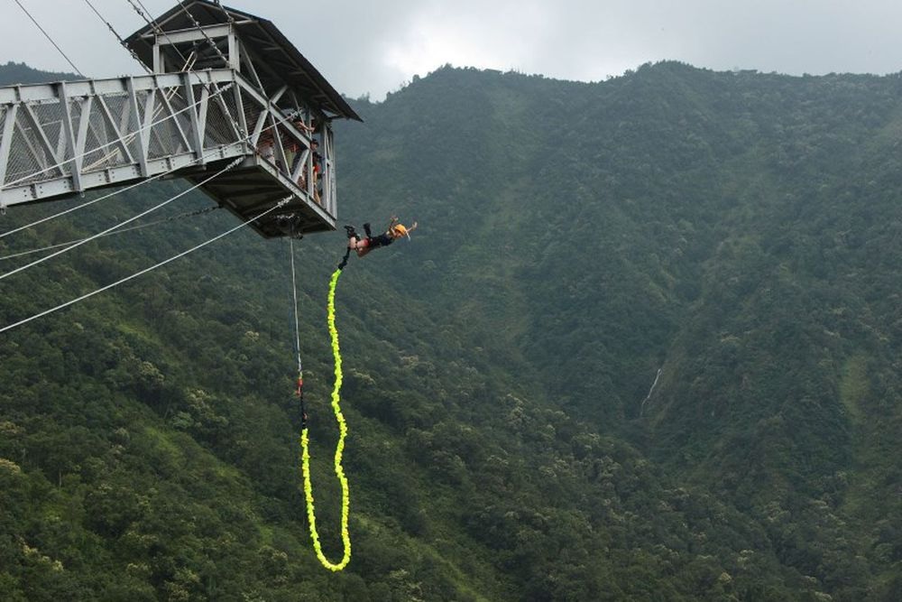 This is the best bungee jumping place in the world: a must visit once in a while