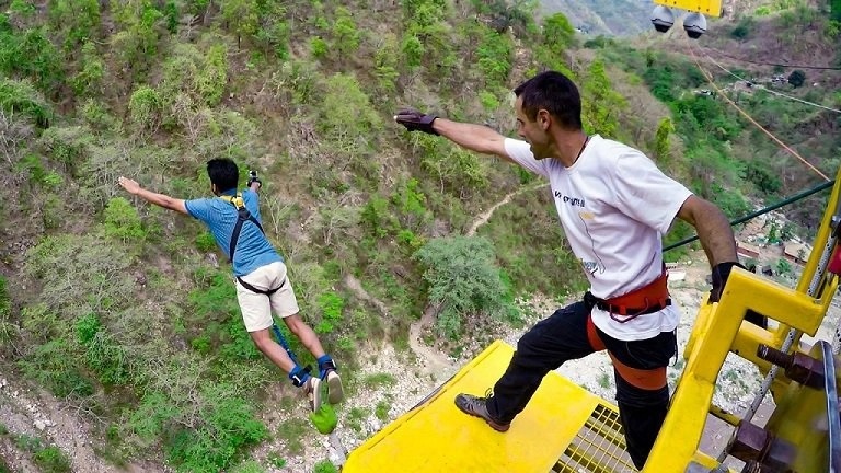 This is the best bungee jumping place in the world: a must visit once in a while
