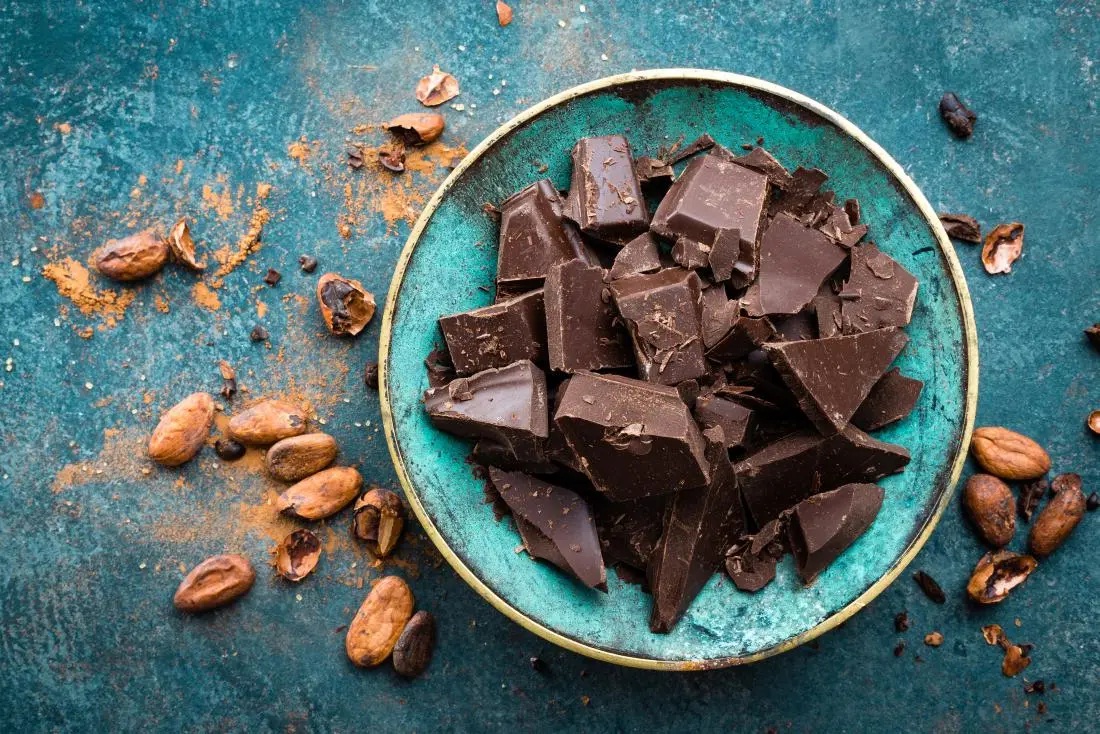 Chocolate keeps the heart healthy from losing weight! There are many benefits to eating chocolate