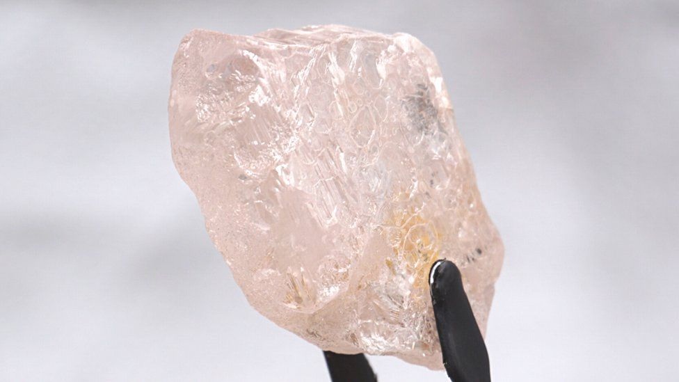 This pink diamond caused discussions in the world! Know what is special about this