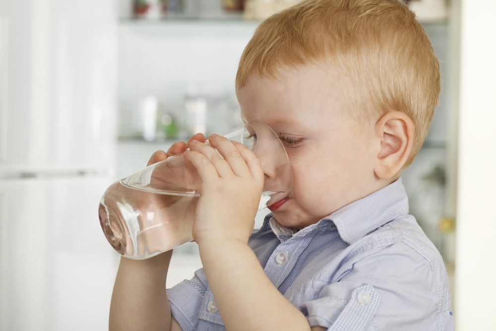 Include these foods in your diet and protect your children from dehydration