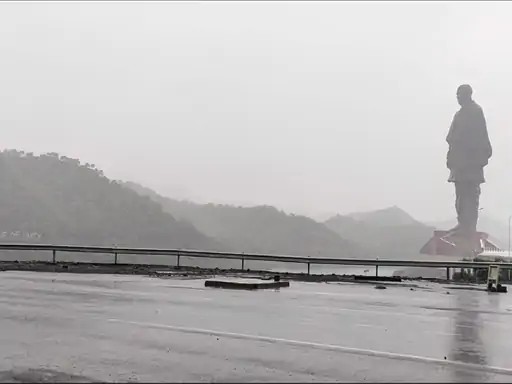 Captivating scenes created near the Statue of Unity in rainy weather! See in pictures