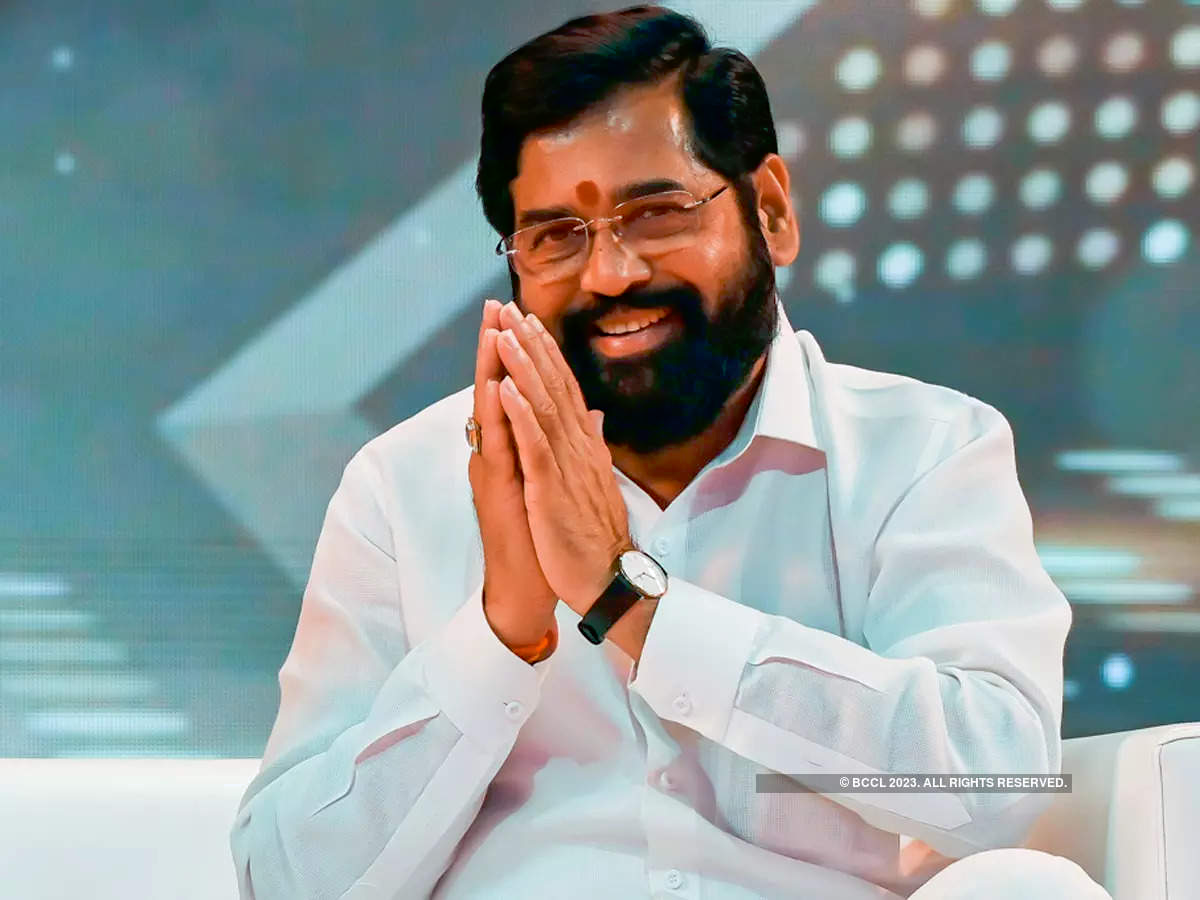 ઉદ્ધવ ઠાકરે એકનાથ શિંદે શરદ પવાર અજિત પવાર અને દેવેન્દ્ર