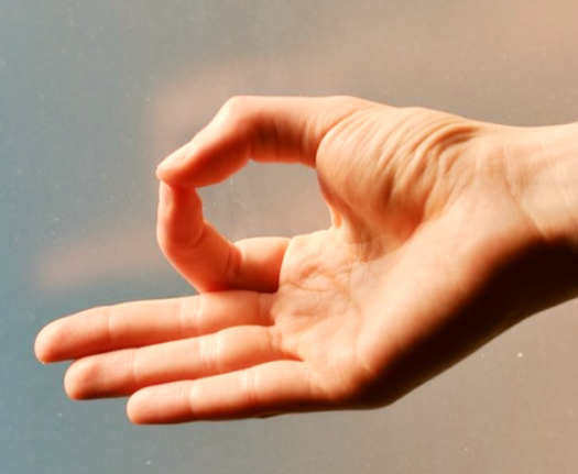Gyan Mudra Benefits: ક્રોધને શાંત કરવાની સાથે જ્ઞાન મુદ્રા તણાવ, નિંદ્રા જેવી અનેક સમસ્યાઓમાં ફાયદાકારક છે. 2 Gyan Mudra Benefits ક્રોધને શાંત કરવાની સાથે જ્ઞાન મુદ્રા તણાવ.webp