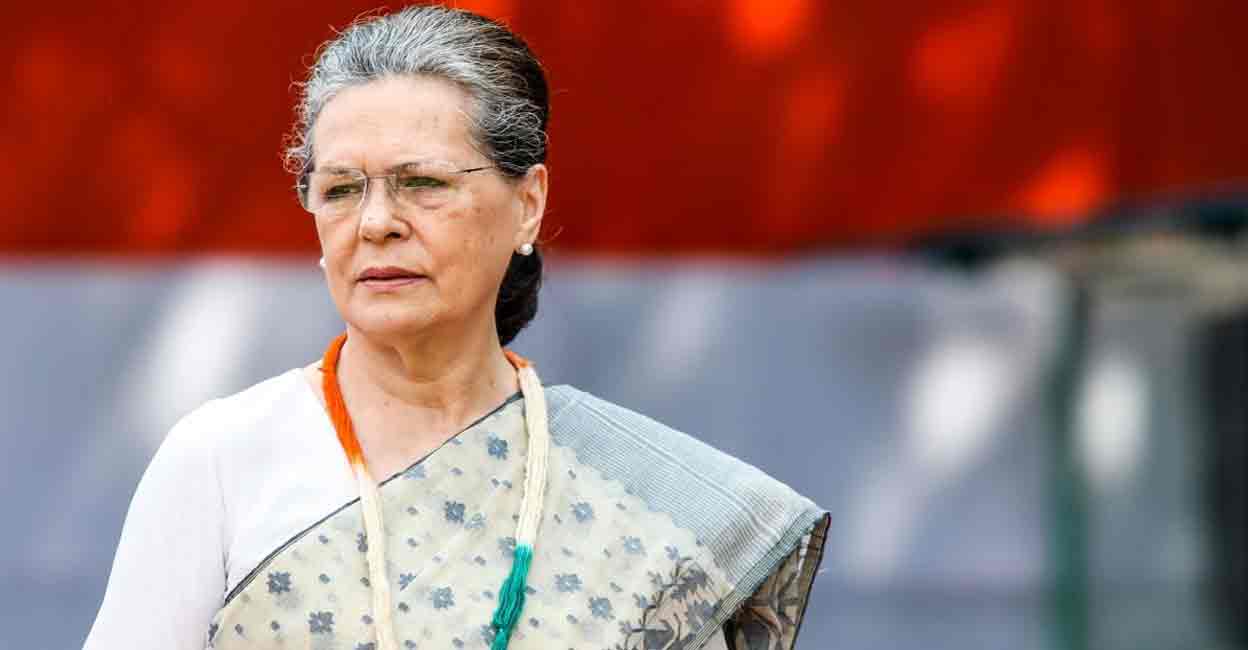 Rahul Gandhi Marriage: ‘રાહુલના લગ્ન કરાવો’, મહિલા ખેડૂતના સવાલ પર સોનિયા ગાંધીએ લીધો કટાક્ષ, કહ્યું- તમારે છોકરી શોધવી જોઈએ 2 Rahul Gandhi Marriage ‘રાહુલના લગ્ન કરાવો મહિલા ખેડૂતના સવાલ પર