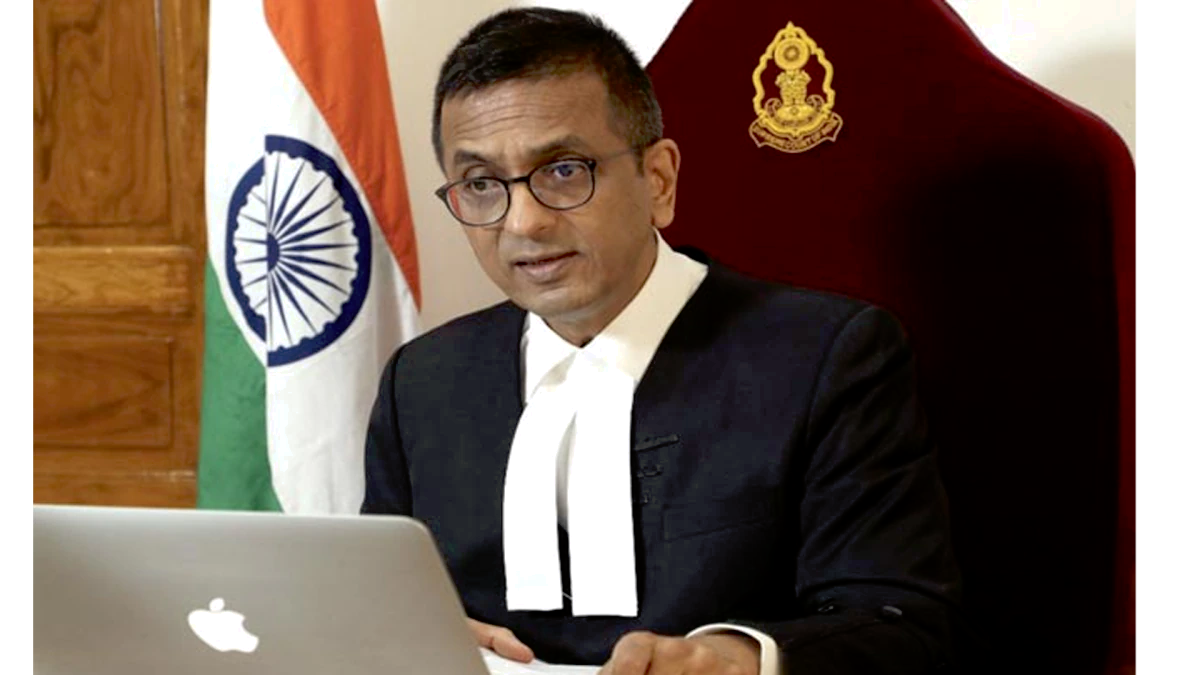 વ્યક્તિએ CJI ચંદ્રચુડને પૂછ્યો એક સિમ્પલ સવાલ… અને સુપ્રીમ કોર્ટમાં થયો આ મોટો બદલાવ, જાણો 2 વ્યક્તિએ CJI ચંદ્રચુડને પૂછ્યો એક સિમ્પલ સવાલ… અને સુપ્રીમ કોર્ટમાં