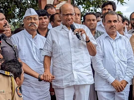 શું શરદ પવાર ભાજપ સાથે હાથ મિલાવશે? NCP ચીફે આપ્યો જવાબ, અજિત સાથે ‘ગુપ્ત બેઠક’નું કારણ પણ જણાવ્યું 2 શું શરદ પવાર ભાજપ સાથે હાથ મિલાવશે NCP ચીફે આપ્યો