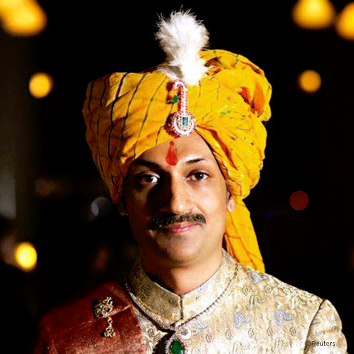 PHOTOS: ભારતીય રાજકુમારે ખુલ્લેઆમ ગે હોવાની કબૂલાત કરી, માતા-પિતાએ મંજૂરી આપી ન હતી, તેથી… 5 1690982940 275 PHOTOS ભારતીય રાજકુમારે ખુલ્લેઆમ ગે હોવાની કબૂલાત કરી માતા પિતાએ મંજૂરી