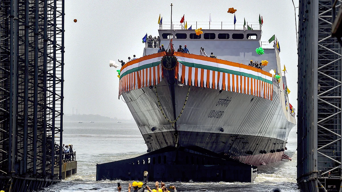 Pictures – રાષ્ટ્રપતિ દ્રૌપદી મુર્મુએ ઘાતક યુદ્ધ જહાજ લોન્ચ કર્યું, બ્રહ્મોસ-બરાક મિસાઇલથી સજ્જ હશે 3 1692274749 674 Pictures – રાષ્ટ્રપતિ દ્રૌપદી મુર્મુએ ઘાતક યુદ્ધ જહાજ લોન્ચ કર્યું