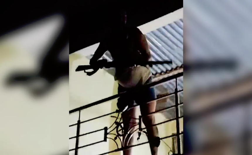 ઈન્દોરમાં કૂતરાને ફરાવવા બાબતે થયેલા વિવાદમાં સિક્યોરિટી ગાર્ડે પાડોશીઓને ગોળી મારી, બેના મોત 1 indore murder