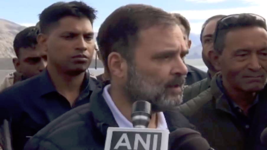 “ચીન અહીંના લોકોની જમીન હડપ કરી રહ્યું છે અને PM કહી રહ્યા છે કે…” રાહુલ ગાંધીએ લદ્દાખ પ્રવાસ પર કેન્દ્ર સરકારને ઘેરી 1 raga ladakh