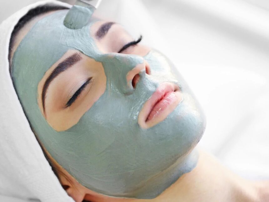 રાત્રે સૂતા પહેલા ચહેરા પર લગાવો આ વસ્તુ, વધી જશે ત્વચાની ચમક 1 BEAUTY 2