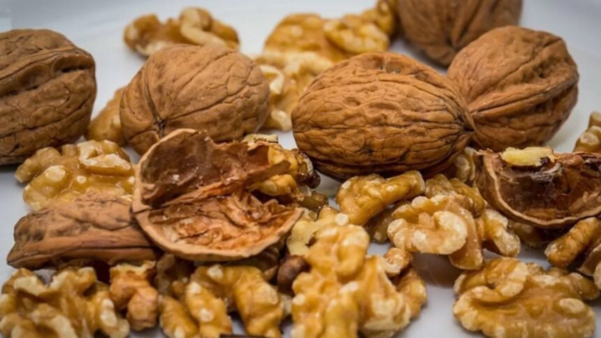 walnuts benefits for health controls free radicals weight healthy brain health tips