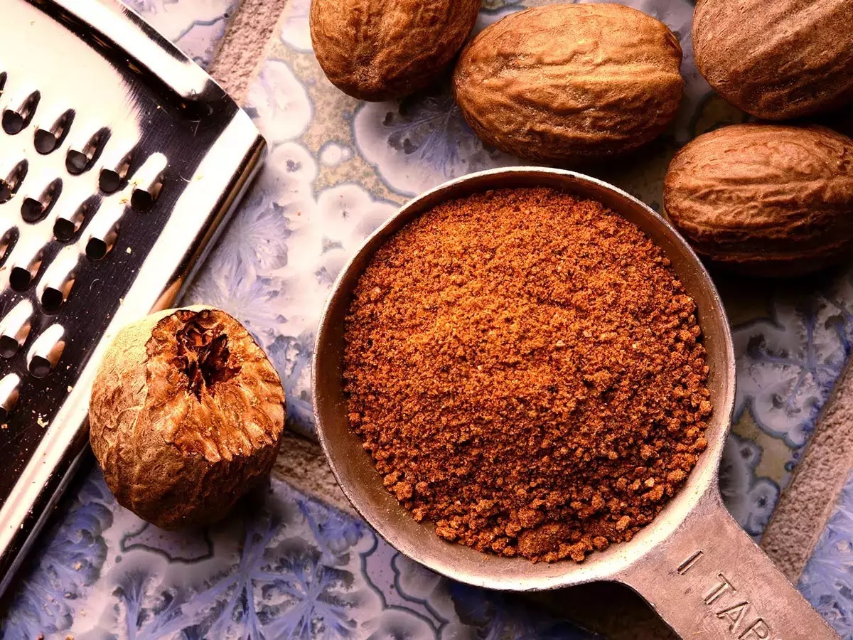 એક મહિના સુધી દરરોજ જાયફળનું પાણી પીવો, સ્વાસ્થ્ય સંબંધિત ઘણી સમસ્યાઓ દૂર ભાગી જશે 2 drink jaiphal ka pani daily for one month and stay away from these health related issues532