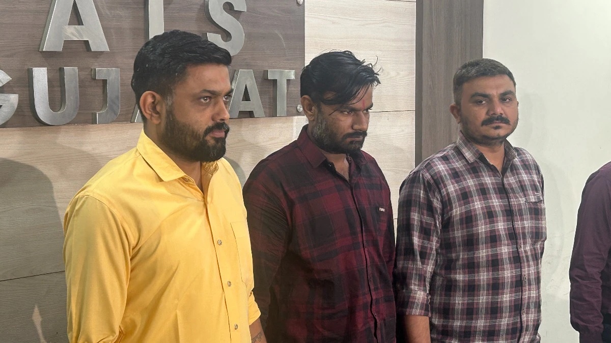 દેશના ટોપ સિક્રેટ્સ પાકિસ્તાન મોકલનાર દેશદ્રોહીનો થયો પર્દાફાશ, ગુજરાત ATSએ ખોલી પોલ 3 gujarat ats arrested employee giving sensitive information indian coast guard ships to pakistani spy2