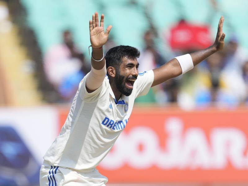 IND vs AUS: જસપ્રીત બુમરાહે ટેસ્ટમાં વિકેટની બેવડી સદી પૂરી કરી, એક સાથે અનેક રેકોર્ડ તોડ્યા 2 jasprit bumrah become 1st player in test cricket history complete 200 wickets in test less than 20 average ind vs aus52