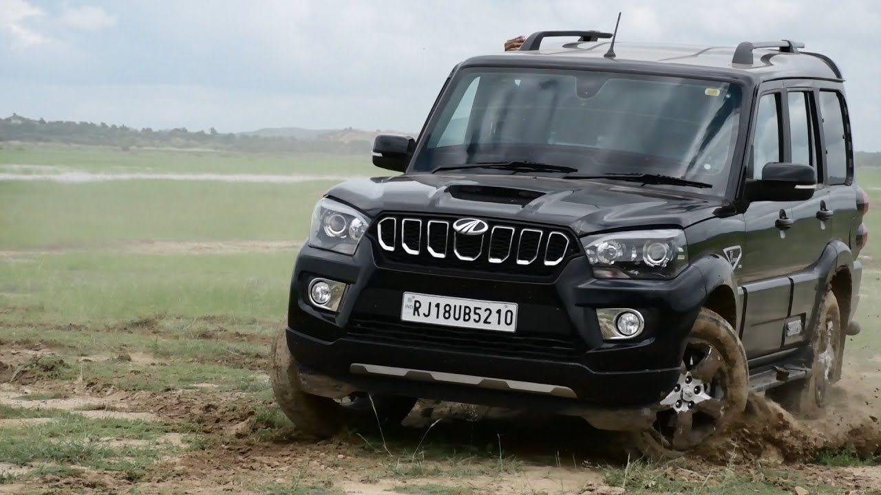 વ્યક્તિએ 'પોલીસ' નેમ પ્લેટવાળી સ્કોર્પિયો પર રીલ બનાવી, બાદમાં કાન પકડીને માફી માંગી 2 man made a reel with police name plate written on scorpio video goes viral on social media474