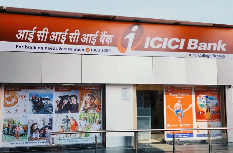 ICICI બેંકે ઉત્તમ પરિણામો રજૂ કર્યા, નફામાં 1500 કરોડ રૂપિયાનો વધારો થયો, જાણો સોમવારે શેર પર શું અસર પડશે? 2 ICICI Bank presented excellent results profit increased by Rs 1500 crorelkjhg