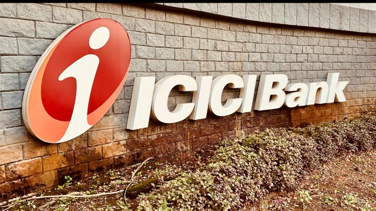 ICICI બેંકે ઉત્તમ પરિણામો રજૂ કર્યા, નફામાં 1500 કરોડ રૂપિયાનો વધારો થયો, જાણો સોમવારે શેર પર શું અસર પડશે? 3 ICICI Bank presented excellent results profit increased by Rs 1500 croresdf